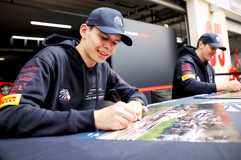 Bastian Buus klar til sæsonfinale i Jeddah
(Foto: SRO Motorsports Group)
